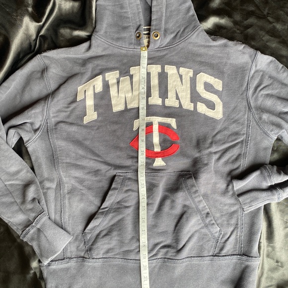 S Twins sweatshirt - Picture 3 of 7